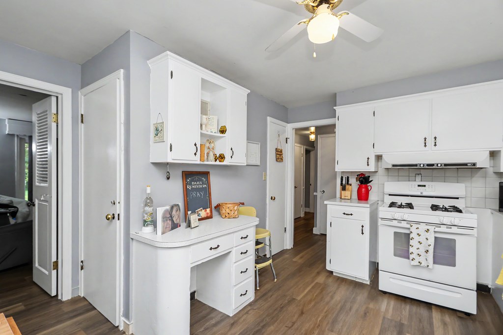 211 Oakwood Drive, Mansfield, Ohio 44906, 2 Bedrooms Bedrooms, ,1 BathroomBathrooms,Residential,For Sale,Oakwood Drive,9073880 211 Oakwood Drive, Mansfield, Ohio 44906, 2 Bedrooms Bedrooms, ,1 BathroomBathrooms,Residential,For Sale,Oakwood Drive,9073880