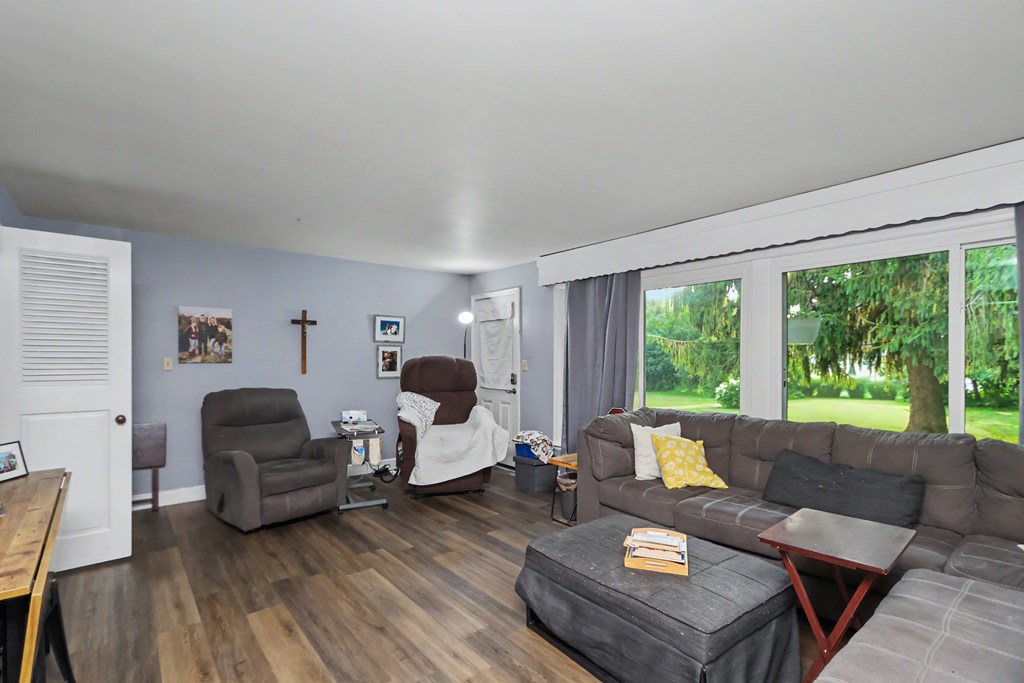 211 Oakwood Drive, Mansfield, Ohio 44906, 2 Bedrooms Bedrooms, ,1 BathroomBathrooms,Residential,For Sale,Oakwood Drive,9073880 211 Oakwood Drive, Mansfield, Ohio 44906, 2 Bedrooms Bedrooms, ,1 BathroomBathrooms,Residential,For Sale,Oakwood Drive,9073880