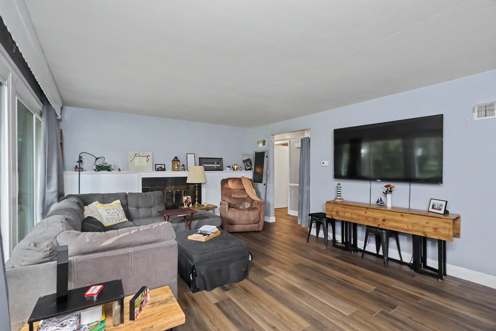 211 Oakwood Drive, Mansfield, Ohio 44906, 2 Bedrooms Bedrooms, ,1 BathroomBathrooms,Residential,For Sale,Oakwood Drive,9073880 211 Oakwood Drive, Mansfield, Ohio 44906, 2 Bedrooms Bedrooms, ,1 BathroomBathrooms,Residential,For Sale,Oakwood Drive,9073880