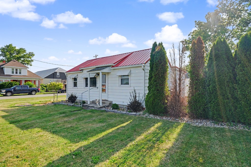 222 North Kibler Street, New Washington, Ohio 44854, 2 Bedrooms Bedrooms, ,1 BathroomBathrooms,Residential,For Sale,North Kibler Street,9073887 222 North Kibler Street, New Washington, Ohio 44854, 2 Bedrooms Bedrooms, ,1 BathroomBathrooms,Residential,For Sale,North Kibler Street,9073887