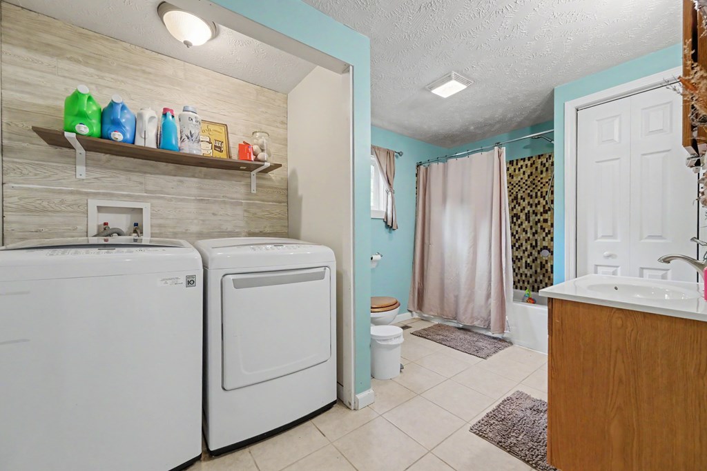157 W Main Street, Shelby, Ohio 44875, 3 Bedrooms Bedrooms, ,2 BathroomsBathrooms,Residential,For Sale,W Main Street,9073893 157 W Main Street, Shelby, Ohio 44875, 3 Bedrooms Bedrooms, ,2 BathroomsBathrooms,Residential,For Sale,W Main Street,9073893
