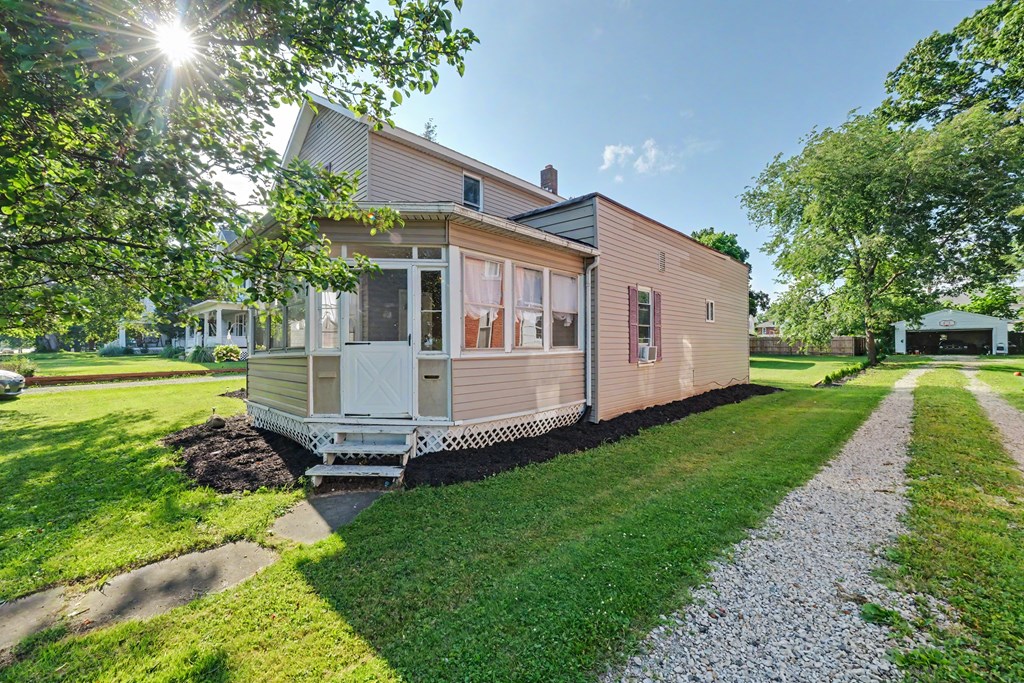 157 W Main Street, Shelby, Ohio 44875, 3 Bedrooms Bedrooms, ,2 BathroomsBathrooms,Residential,For Sale,W Main Street,9073893 157 W Main Street, Shelby, Ohio 44875, 3 Bedrooms Bedrooms, ,2 BathroomsBathrooms,Residential,For Sale,W Main Street,9073893