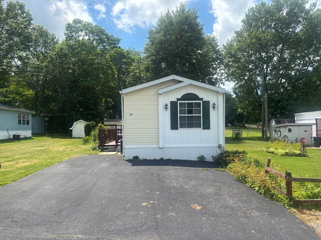 19 Ledgewood Road, Mansfield, Ohio 44905, 2 Bedrooms Bedrooms, ,2 BathroomsBathrooms,Residential,For Sale,Ledgewood Road,9073897 19 Ledgewood Road, Mansfield, Ohio 44905, 2 Bedrooms Bedrooms, ,2 BathroomsBathrooms,Residential,For Sale,Ledgewood Road,9073897