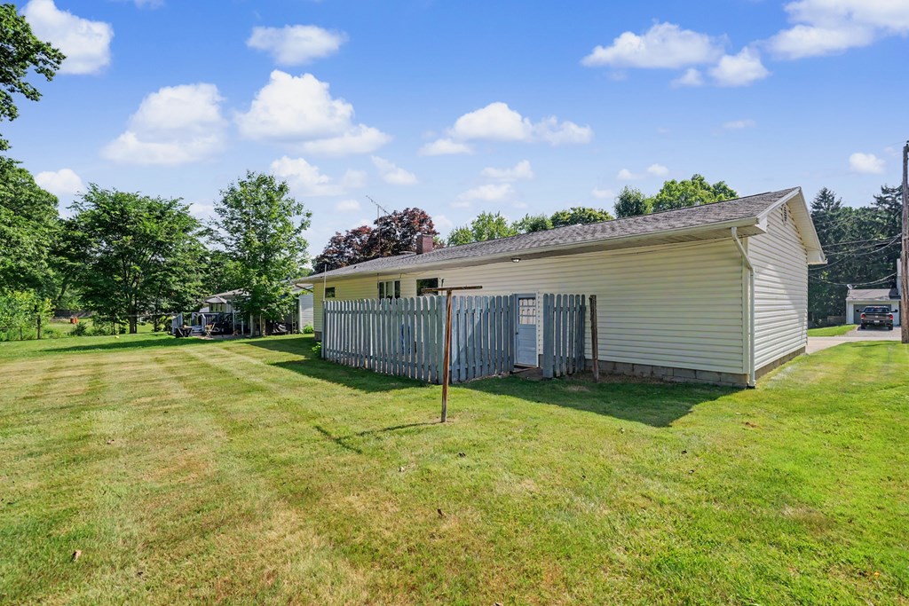 1193 Crestwood Drive, Mansfield, Ohio 44905, 3 Bedrooms Bedrooms, ,1 BathroomBathrooms,Residential,For Sale,Crestwood Drive,9073906 1193 Crestwood Drive, Mansfield, Ohio 44905, 3 Bedrooms Bedrooms, ,1 BathroomBathrooms,Residential,For Sale,Crestwood Drive,9073906