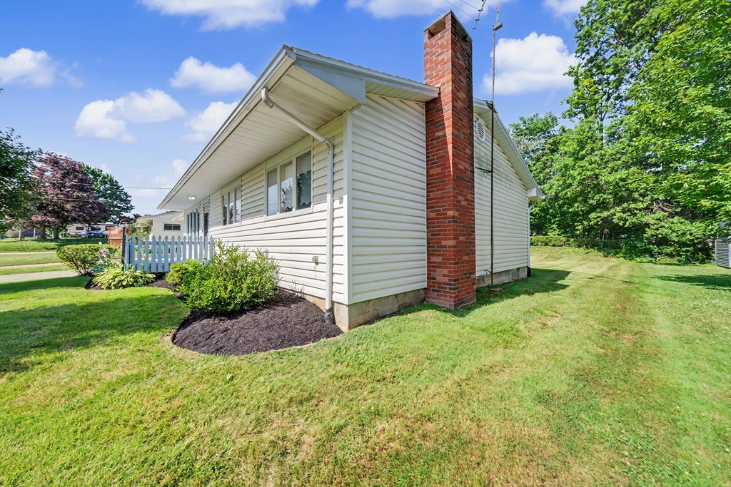 1193 Crestwood Drive, Mansfield, Ohio 44905, 3 Bedrooms Bedrooms, ,1 BathroomBathrooms,Residential,For Sale,Crestwood Drive,9073906 1193 Crestwood Drive, Mansfield, Ohio 44905, 3 Bedrooms Bedrooms, ,1 BathroomBathrooms,Residential,For Sale,Crestwood Drive,9073906
