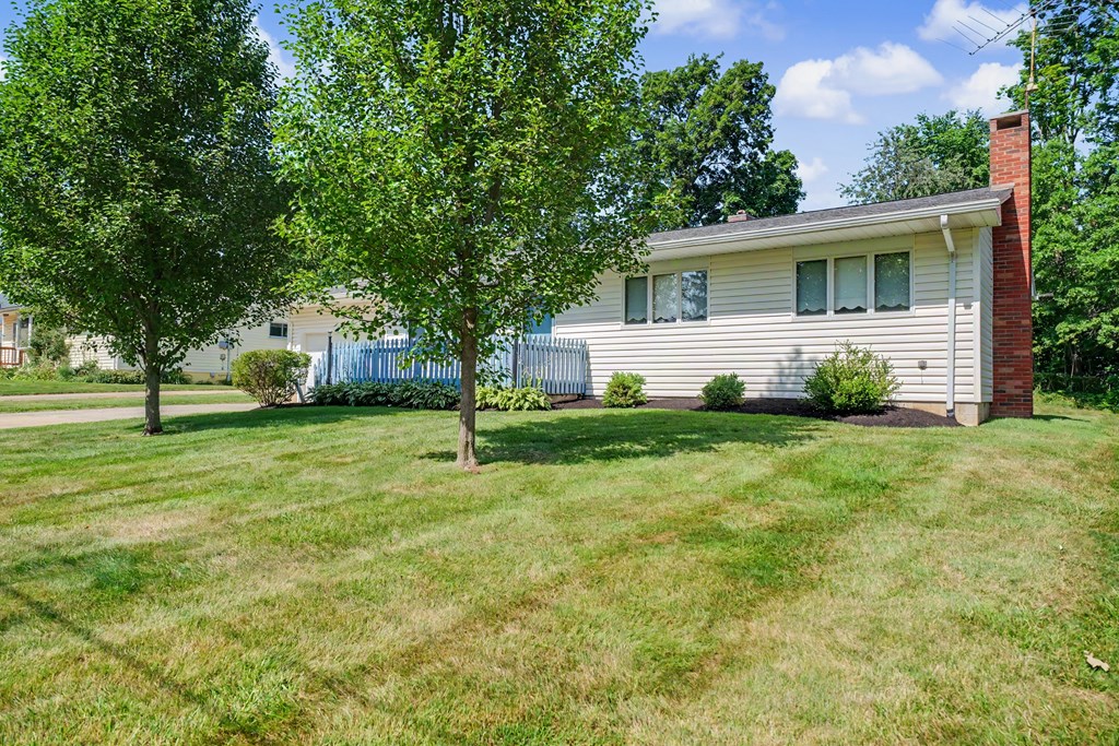 1193 Crestwood Drive, Mansfield, Ohio 44905, 3 Bedrooms Bedrooms, ,1 BathroomBathrooms,Residential,For Sale,Crestwood Drive,9073906 1193 Crestwood Drive, Mansfield, Ohio 44905, 3 Bedrooms Bedrooms, ,1 BathroomBathrooms,Residential,For Sale,Crestwood Drive,9073906