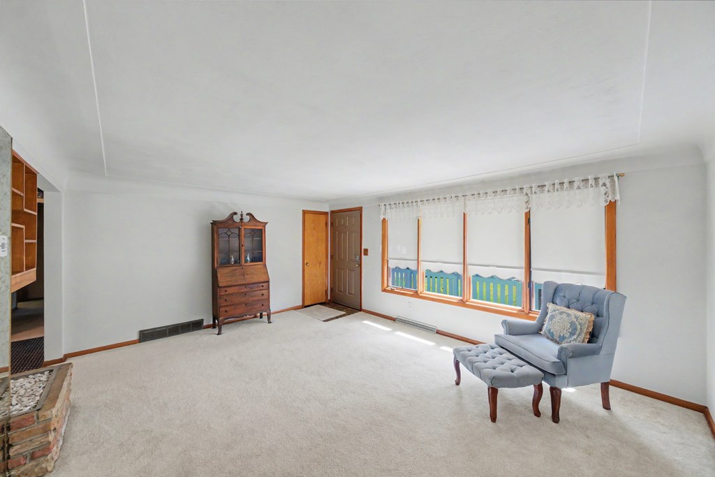 1193 Crestwood Drive, Mansfield, Ohio 44905, 3 Bedrooms Bedrooms, ,1 BathroomBathrooms,Residential,For Sale,Crestwood Drive,9073906 1193 Crestwood Drive, Mansfield, Ohio 44905, 3 Bedrooms Bedrooms, ,1 BathroomBathrooms,Residential,For Sale,Crestwood Drive,9073906