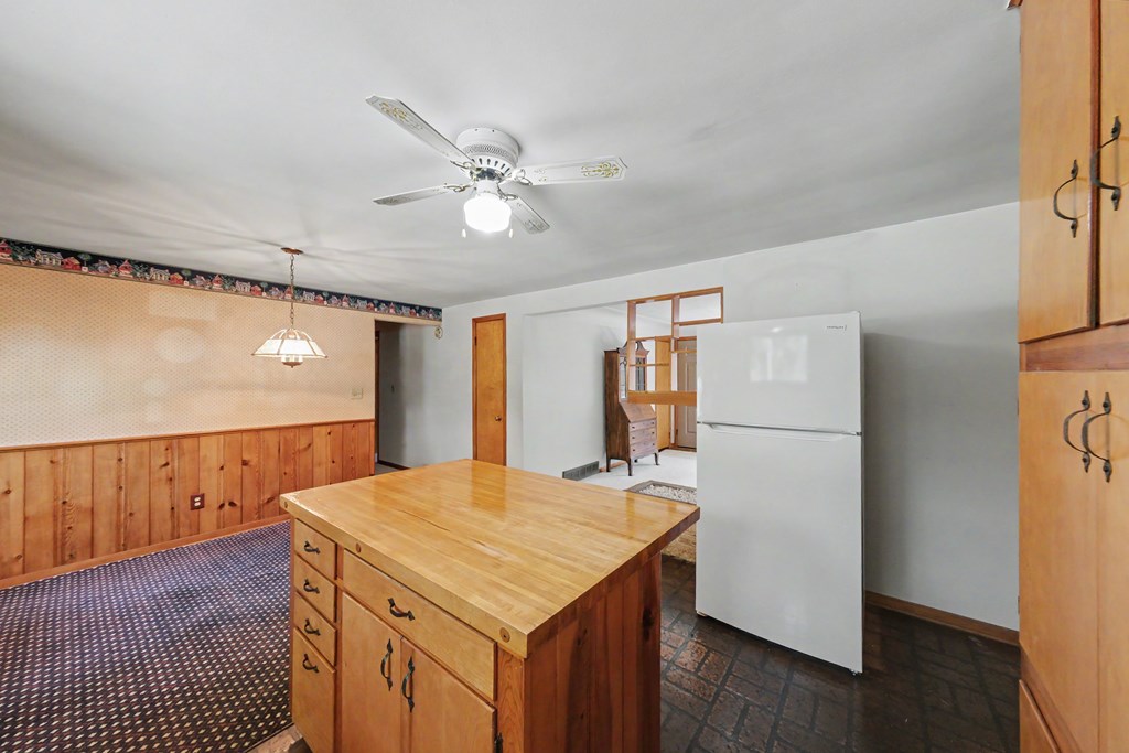 1193 Crestwood Drive, Mansfield, Ohio 44905, 3 Bedrooms Bedrooms, ,1 BathroomBathrooms,Residential,For Sale,Crestwood Drive,9073906 1193 Crestwood Drive, Mansfield, Ohio 44905, 3 Bedrooms Bedrooms, ,1 BathroomBathrooms,Residential,For Sale,Crestwood Drive,9073906