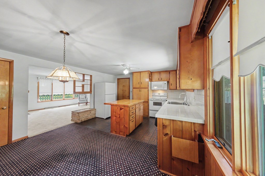 1193 Crestwood Drive, Mansfield, Ohio 44905, 3 Bedrooms Bedrooms, ,1 BathroomBathrooms,Residential,For Sale,Crestwood Drive,9073906 1193 Crestwood Drive, Mansfield, Ohio 44905, 3 Bedrooms Bedrooms, ,1 BathroomBathrooms,Residential,For Sale,Crestwood Drive,9073906