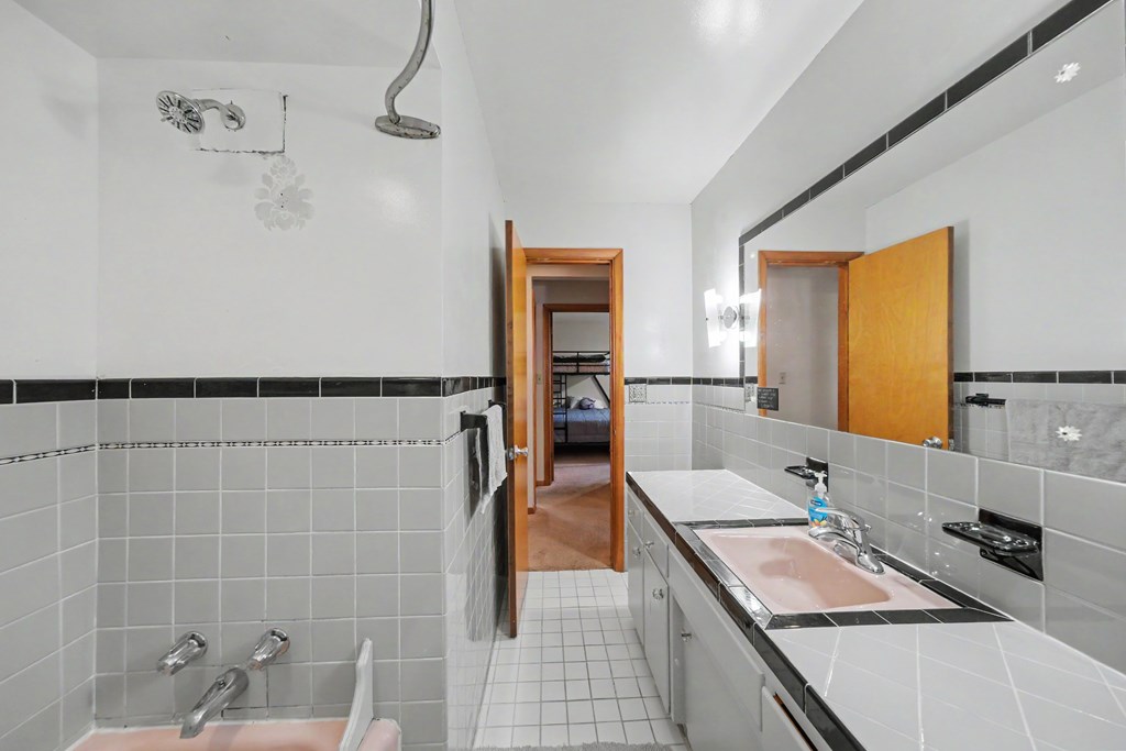 1838 South Main Street, Mansfield, Ohio 44907, 3 Bedrooms Bedrooms, ,2 BathroomsBathrooms,Residential,For Sale,South Main Street,9073911 1838 South Main Street, Mansfield, Ohio 44907, 3 Bedrooms Bedrooms, ,2 BathroomsBathrooms,Residential,For Sale,South Main Street,9073911