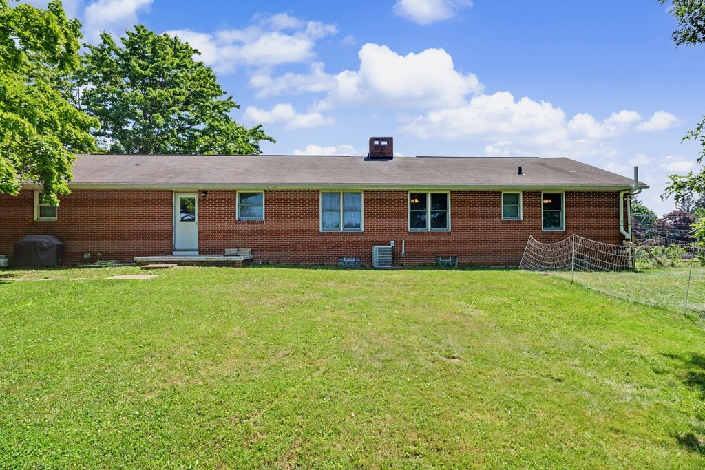 1838 South Main Street, Mansfield, Ohio 44907, 3 Bedrooms Bedrooms, ,2 BathroomsBathrooms,Residential,For Sale,South Main Street,9073911 1838 South Main Street, Mansfield, Ohio 44907, 3 Bedrooms Bedrooms, ,2 BathroomsBathrooms,Residential,For Sale,South Main Street,9073911