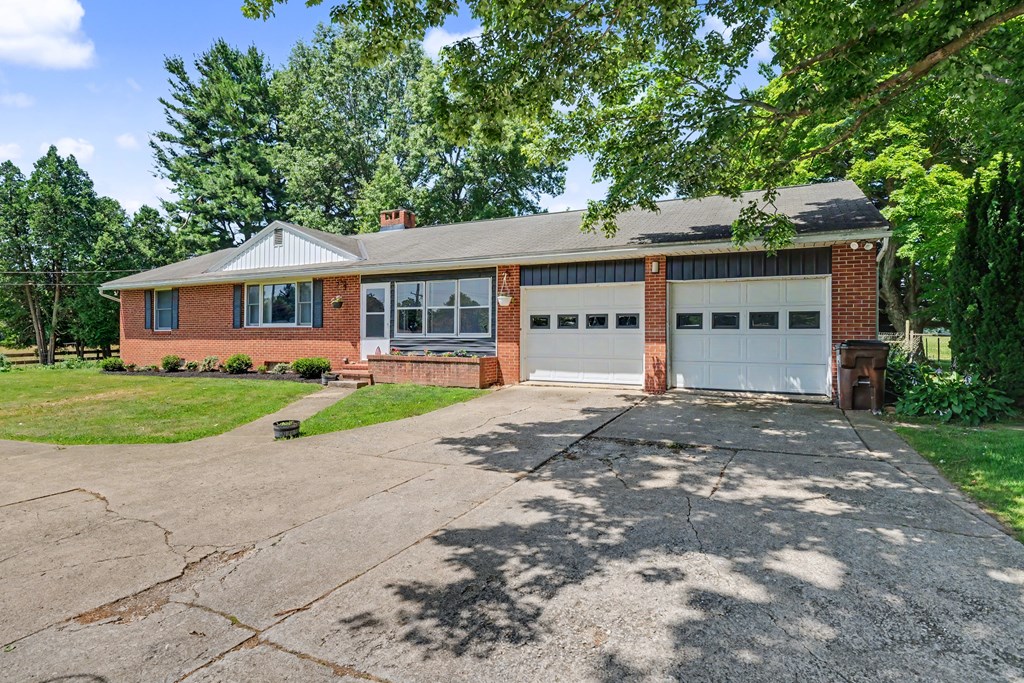 1838 South Main Street, Mansfield, Ohio 44907, 3 Bedrooms Bedrooms, ,2 BathroomsBathrooms,Residential,For Sale,South Main Street,9073911 1838 South Main Street, Mansfield, Ohio 44907, 3 Bedrooms Bedrooms, ,2 BathroomsBathrooms,Residential,For Sale,South Main Street,9073911