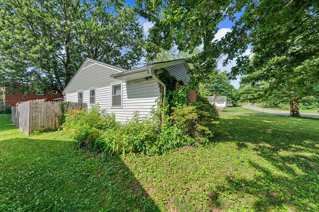 41 Randall Road, Mansfield, Ohio 44907, 3 Bedrooms Bedrooms, ,1 BathroomBathrooms,Residential,For Sale,Randall Road,9073935 41 Randall Road, Mansfield, Ohio 44907, 3 Bedrooms Bedrooms, ,1 BathroomBathrooms,Residential,For Sale,Randall Road,9073935