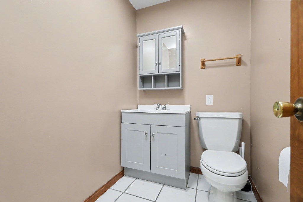 1705 Devonshire Lane, Mansfield, Ohio 44907, 3 Bedrooms Bedrooms, ,2 BathroomsBathrooms,Residential,For Sale,Devonshire Lane,9073963