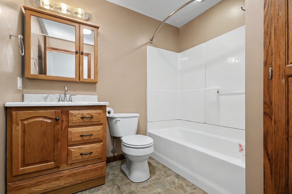 1705 Devonshire Lane, Mansfield, Ohio 44907, 3 Bedrooms Bedrooms, ,2 BathroomsBathrooms,Residential,For Sale,Devonshire Lane,9073963