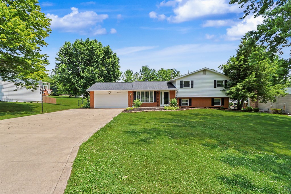 1705 Devonshire Lane, Mansfield, Ohio 44907, 3 Bedrooms Bedrooms, ,2 BathroomsBathrooms,Residential,For Sale,Devonshire Lane,9073963