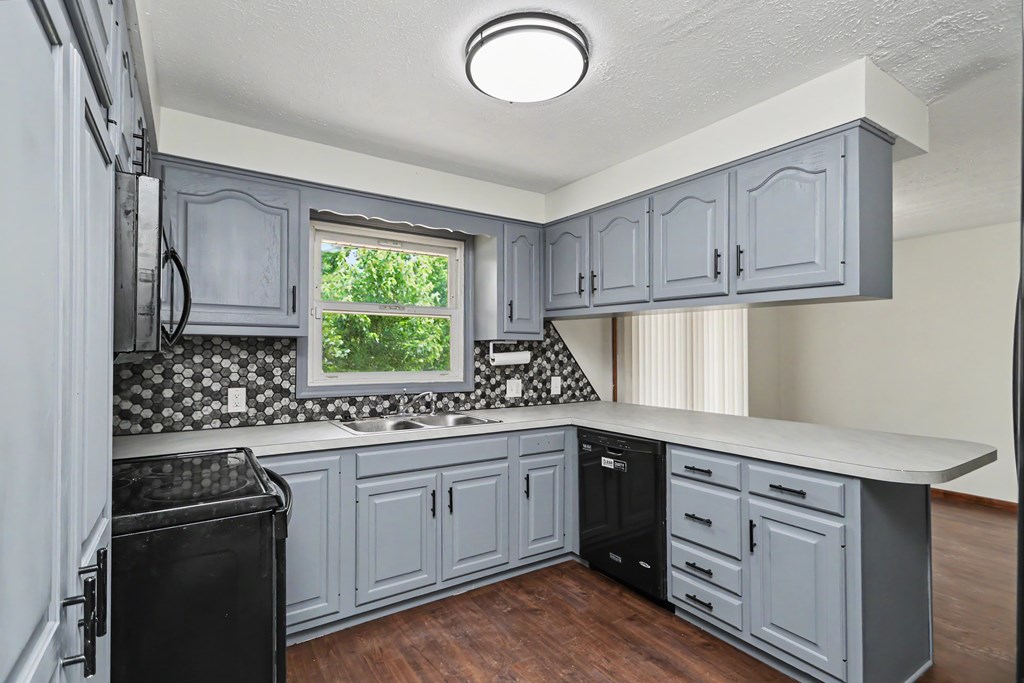 1705 Devonshire Lane, Mansfield, Ohio 44907, 3 Bedrooms Bedrooms, ,2 BathroomsBathrooms,Residential,For Sale,Devonshire Lane,9073963
