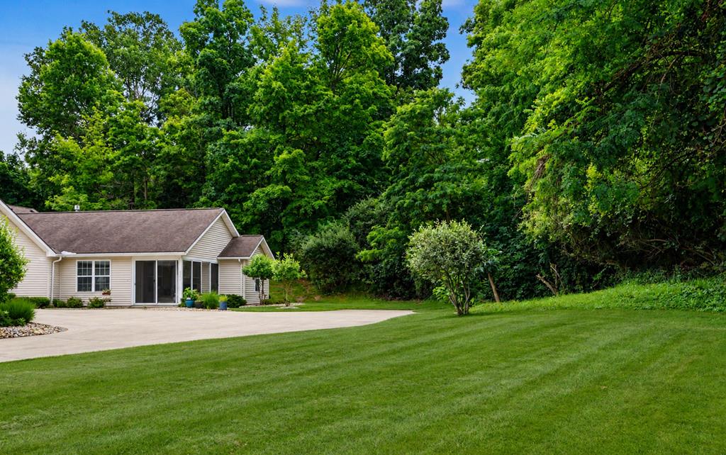 2357 Deerfield Lane, Ontario, Ohio 44906, 3 Bedrooms Bedrooms, ,2 BathroomsBathrooms,Residential,For Sale,Deerfield Lane,9073964