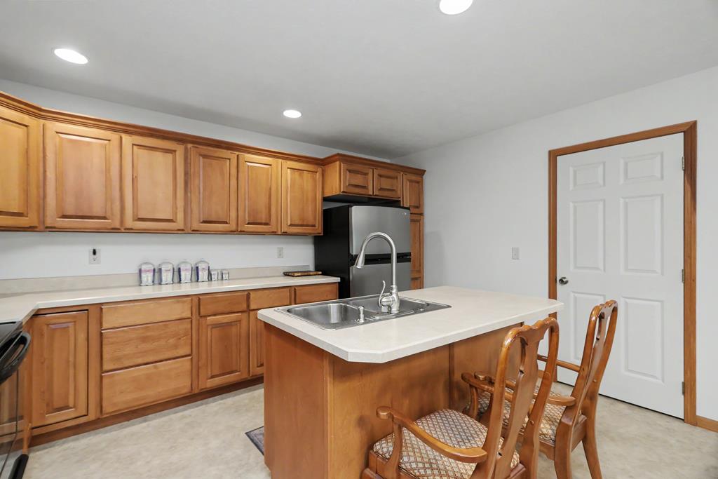 2357 Deerfield Lane, Ontario, Ohio 44906, 3 Bedrooms Bedrooms, ,2 BathroomsBathrooms,Residential,For Sale,Deerfield Lane,9073964