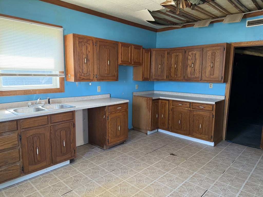 300 E Cross Street, Columbus Grove, Ohio 45830, 2 Bedrooms Bedrooms, ,1 BathroomBathrooms,Residential,For Sale,E Cross Street,9073977 300 E Cross Street, Columbus Grove, Ohio 45830, 2 Bedrooms Bedrooms, ,1 BathroomBathrooms,Residential,For Sale,E Cross Street,9073977