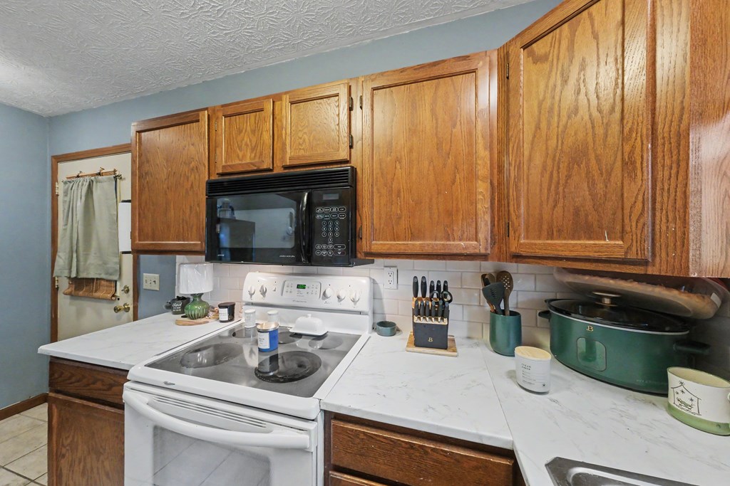 34 Brooks Court, Plymouth, Ohio 44865, 2 Bedrooms Bedrooms, ,1 BathroomBathrooms,Residential,For Sale,Brooks Court,9074008 34 Brooks Court, Plymouth, Ohio 44865, 2 Bedrooms Bedrooms, ,1 BathroomBathrooms,Residential,For Sale,Brooks Court,9074008