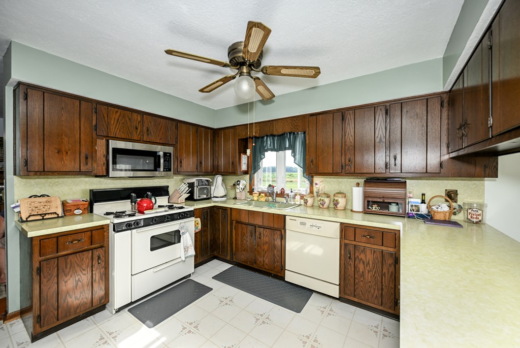14838 Ohio 301 N, LaGrange, Ohio 44050, 3 Bedrooms Bedrooms, ,2 BathroomsBathrooms,Residential,For Sale,Ohio 301 N,9074040 14838 Ohio 301 N, LaGrange, Ohio 44050, 3 Bedrooms Bedrooms, ,2 BathroomsBathrooms,Residential,For Sale,Ohio 301 N,9074040
