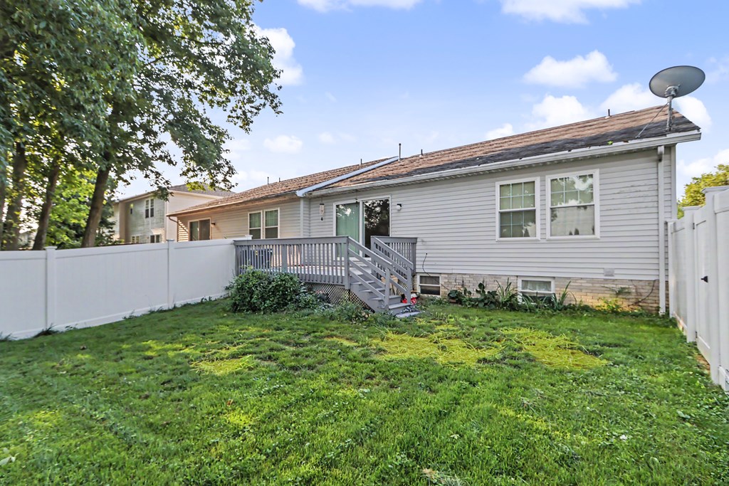 912 Greenfield Drive, Lexington, Ohio 44904, 2 Bedrooms Bedrooms, ,3 BathroomsBathrooms,Residential,For Sale,Greenfield Drive,9074070