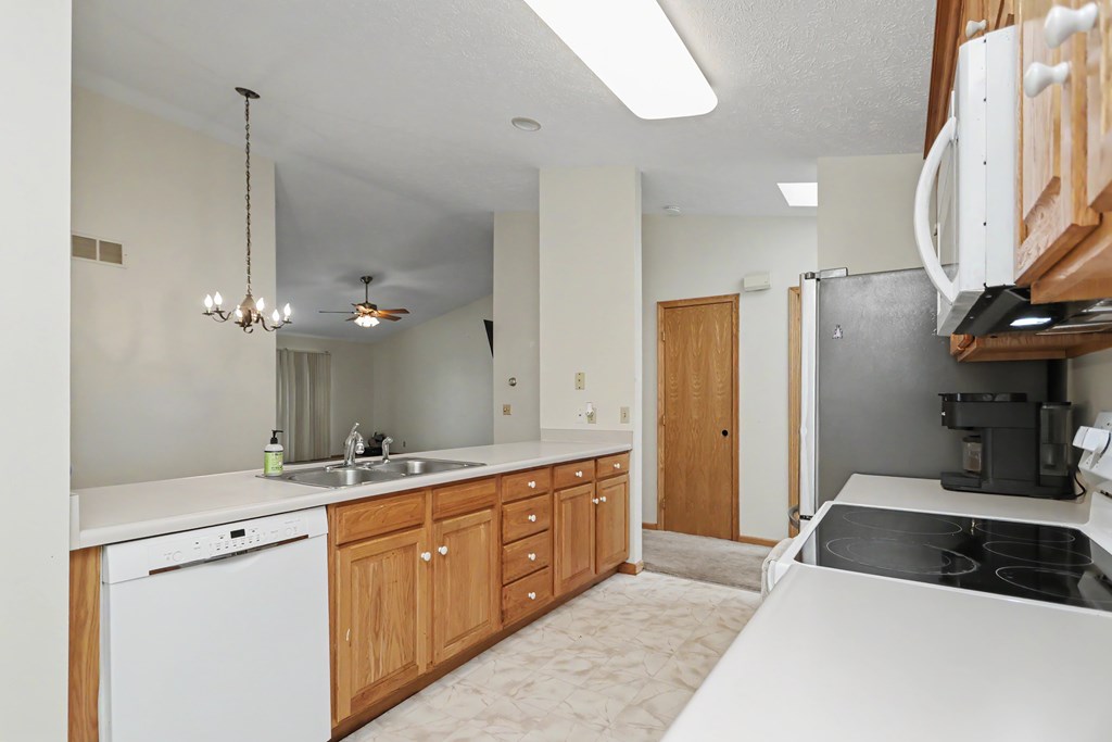 912 Greenfield Drive, Lexington, Ohio 44904, 2 Bedrooms Bedrooms, ,3 BathroomsBathrooms,Residential,For Sale,Greenfield Drive,9074070