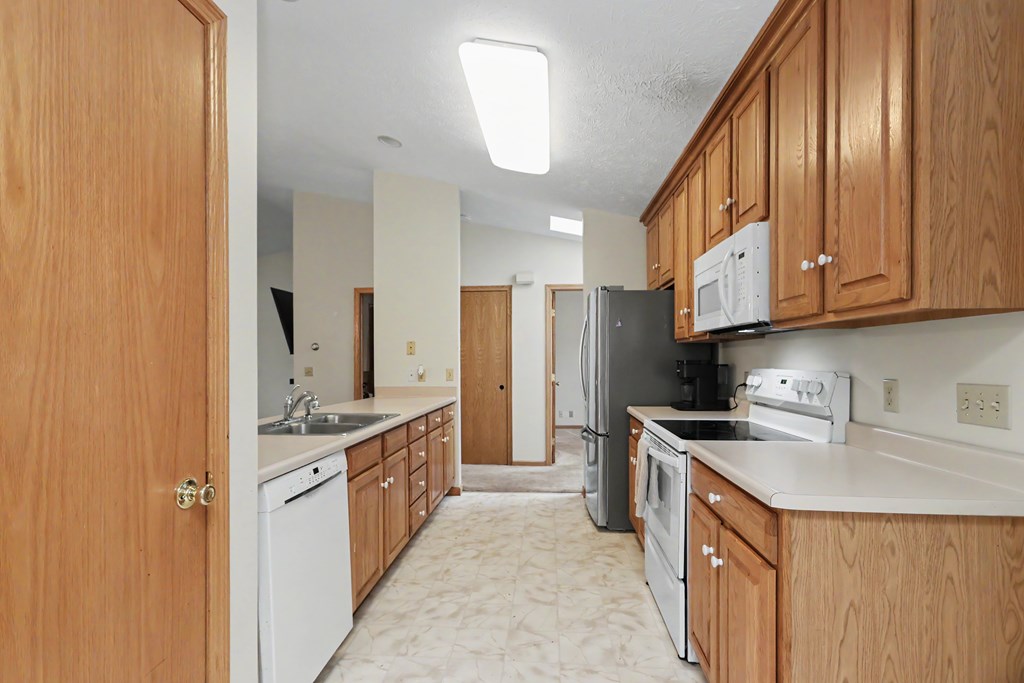 912 Greenfield Drive, Lexington, Ohio 44904, 2 Bedrooms Bedrooms, ,3 BathroomsBathrooms,Residential,For Sale,Greenfield Drive,9074070