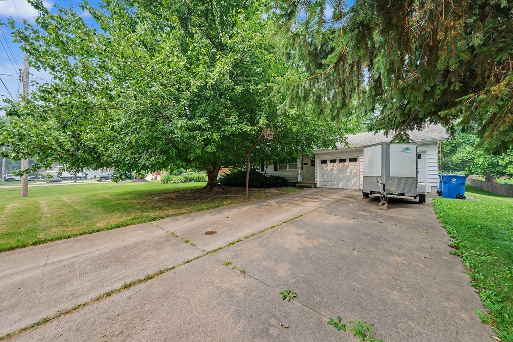 1223 Brookview Drive, Huron, Ohio 44839, 3 Bedrooms Bedrooms, ,1 BathroomBathrooms,Residential,For Sale,Brookview Drive,9074073 1223 Brookview Drive, Huron, Ohio 44839, 3 Bedrooms Bedrooms, ,1 BathroomBathrooms,Residential,For Sale,Brookview Drive,9074073