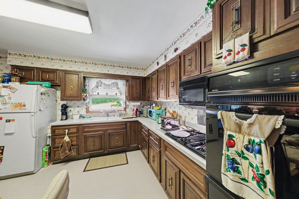 1223 Brookview Drive, Huron, Ohio 44839, 3 Bedrooms Bedrooms, ,1 BathroomBathrooms,Residential,For Sale,Brookview Drive,9074073 1223 Brookview Drive, Huron, Ohio 44839, 3 Bedrooms Bedrooms, ,1 BathroomBathrooms,Residential,For Sale,Brookview Drive,9074073