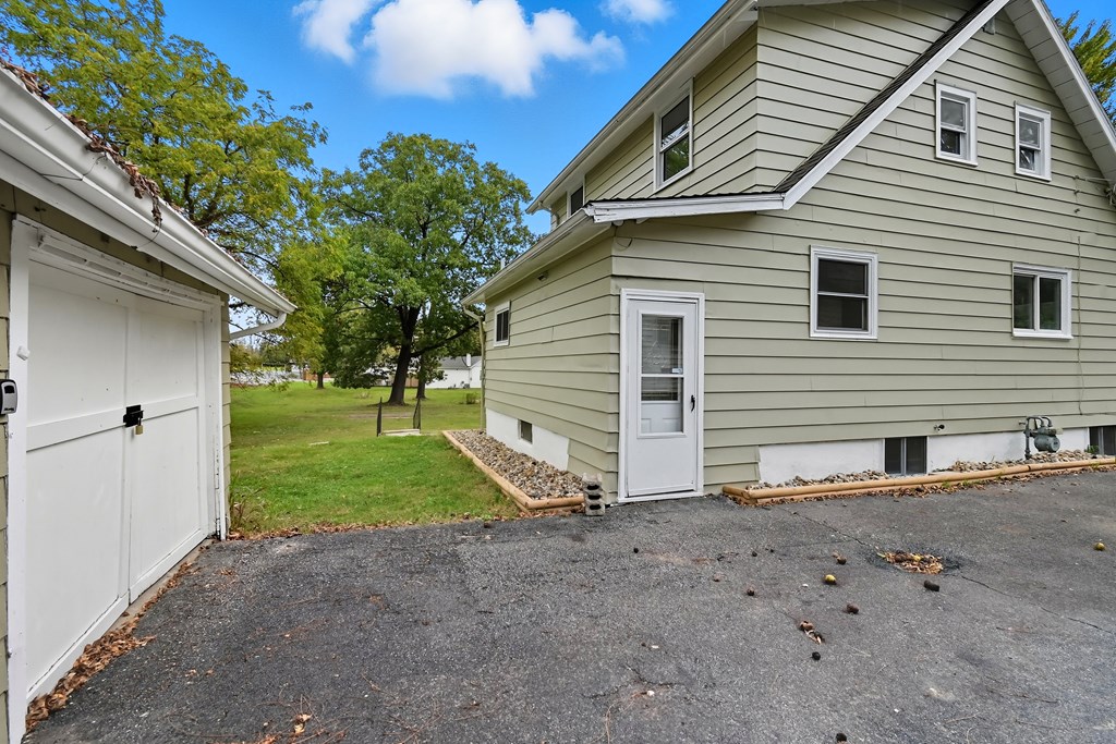143 Buckeye Avenue, Mansfield, Ohio 44906, 3 Bedrooms Bedrooms, ,2 BathroomsBathrooms,Residential,For Sale,Buckeye Avenue,9074084