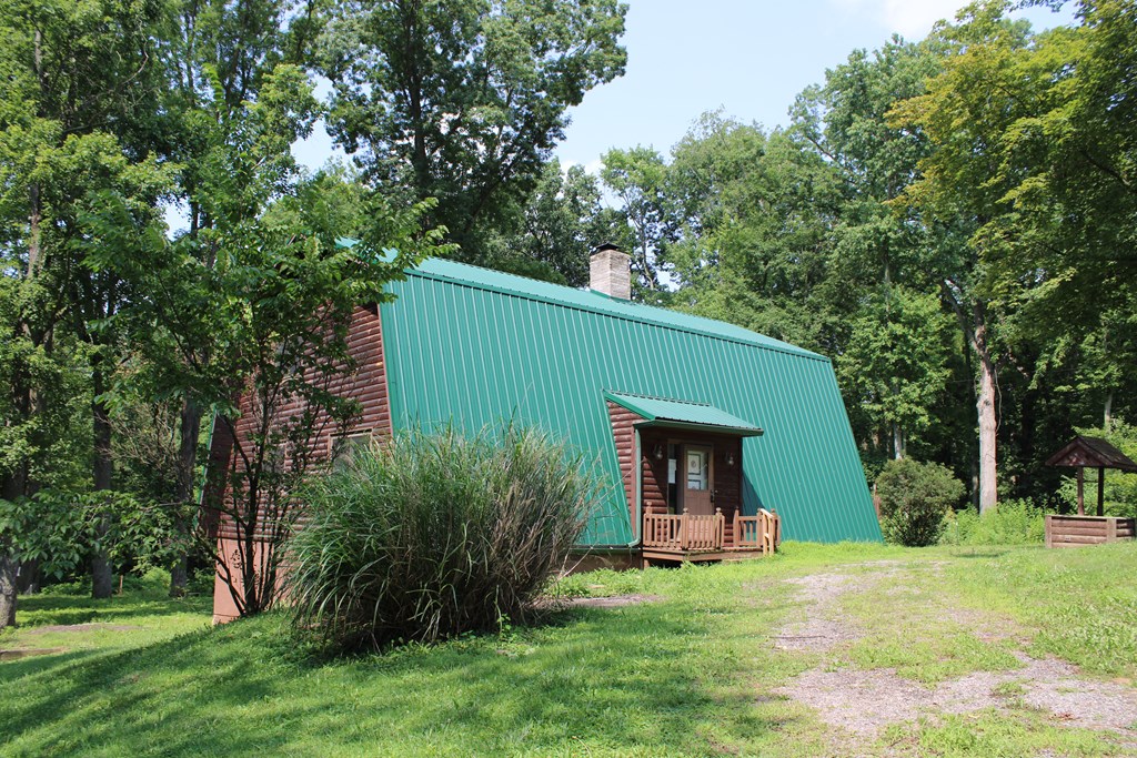 13893 County Road 100, Lakeville, Ohio 44638, 3 Bedrooms Bedrooms, ,2 BathroomsBathrooms,Residential,For Sale,County Road 100,9074089