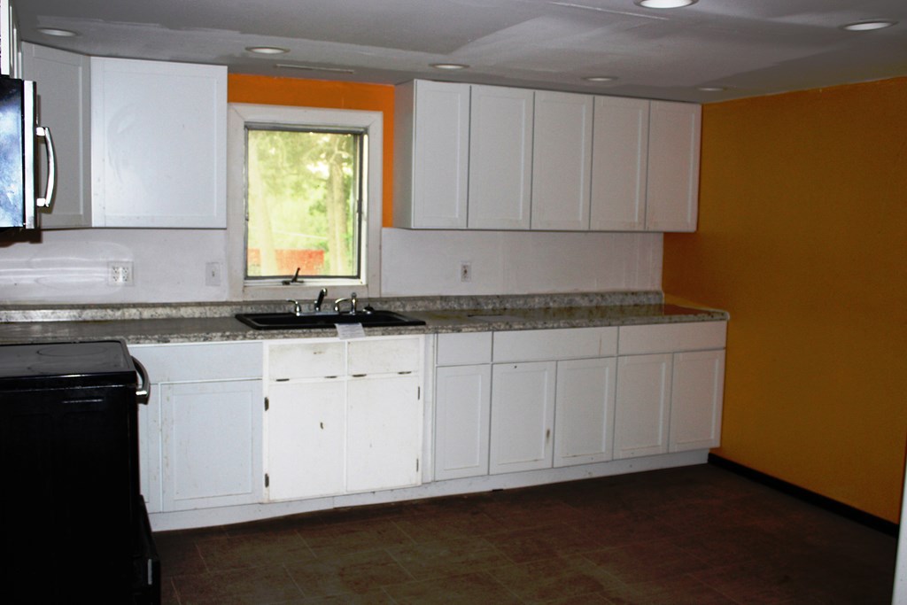 630 Fleming Falls Rd, Mansfield, Ohio 44905, 2 Bedrooms Bedrooms, ,1 BathroomBathrooms,Residential,For Sale,Fleming Falls Rd,20100143