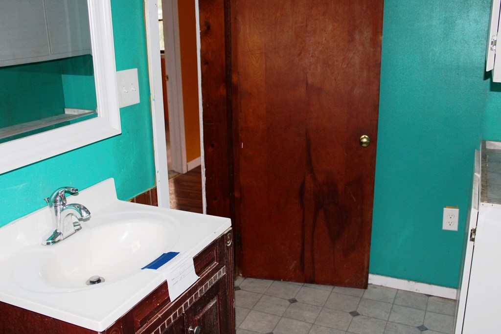 630 Fleming Falls Rd, Mansfield, Ohio 44905, 2 Bedrooms Bedrooms, ,1 BathroomBathrooms,Residential,For Sale,Fleming Falls Rd,20100143