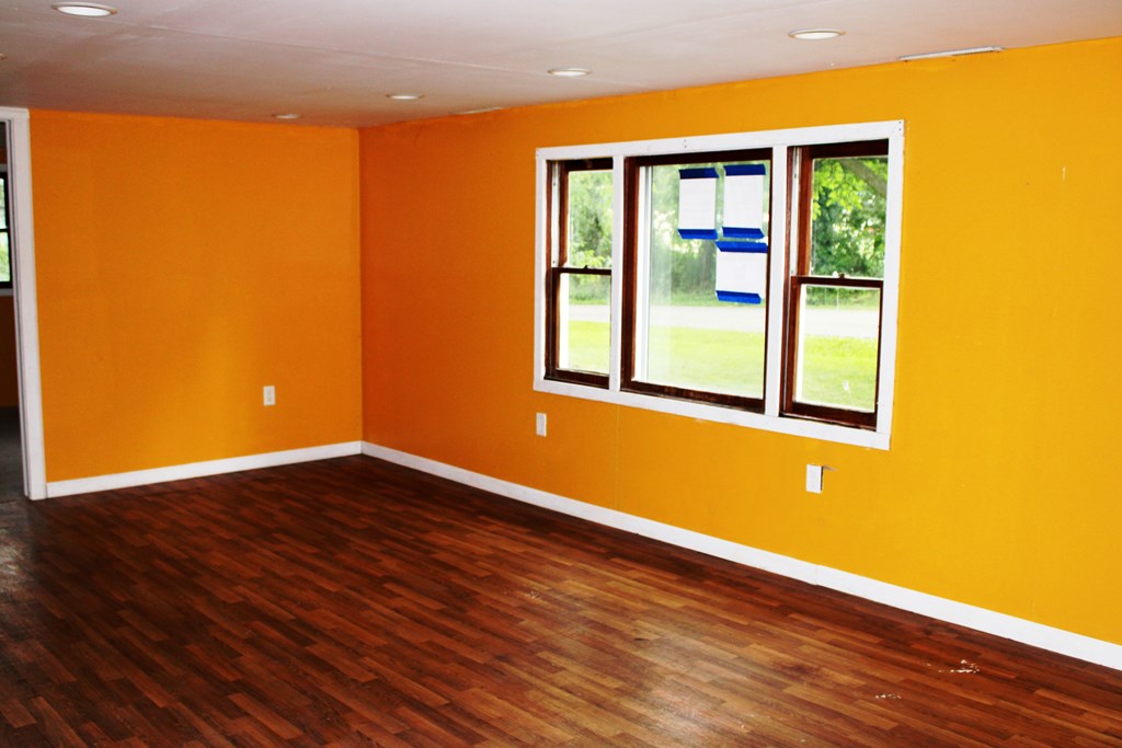 630 Fleming Falls Rd, Mansfield, Ohio 44905, 2 Bedrooms Bedrooms, ,1 BathroomBathrooms,Residential,For Sale,Fleming Falls Rd,20100143