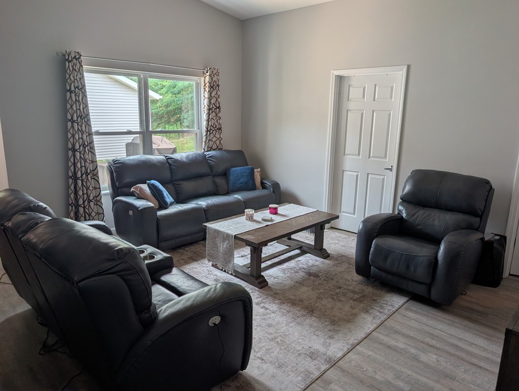 1033 Mascot Street, Ashland, Ohio 44805, 3 Bedrooms Bedrooms, ,2 BathroomsBathrooms,Residential,For Sale,Mascot Street,20100151 1033 Mascot Street, Ashland, Ohio 44805, 3 Bedrooms Bedrooms, ,2 BathroomsBathrooms,Residential,For Sale,Mascot Street,20100151