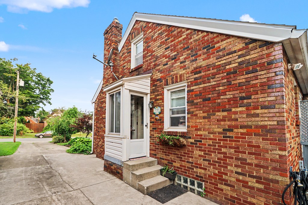 313 Bartley Ave, Mansfield, Ohio 44903, 3 Bedrooms Bedrooms, ,1 BathroomBathrooms,Residential,For Sale,Bartley Ave,20100152