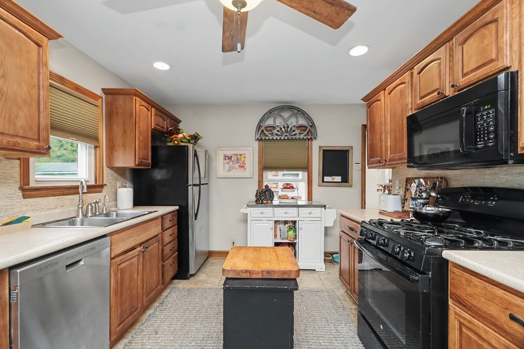 313 Bartley Ave, Mansfield, Ohio 44903, 3 Bedrooms Bedrooms, ,1 BathroomBathrooms,Residential,For Sale,Bartley Ave,20100152