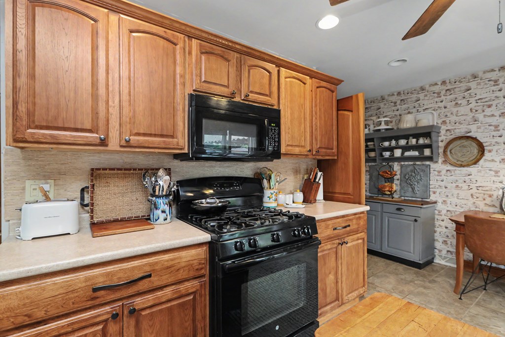 313 Bartley Ave, Mansfield, Ohio 44903, 3 Bedrooms Bedrooms, ,1 BathroomBathrooms,Residential,For Sale,Bartley Ave,20100152