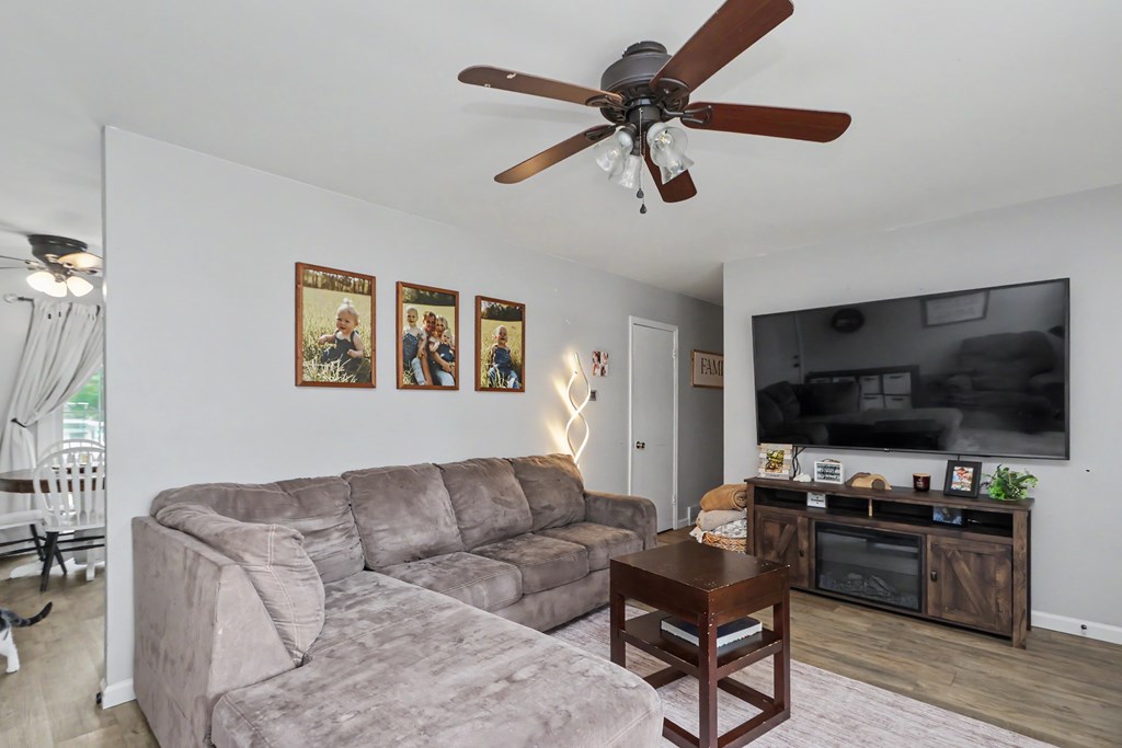 200 Essex Road, Lexington, Ohio 44904, 3 Bedrooms Bedrooms, ,1 BathroomBathrooms,Residential,For Sale,Essex Road,20100156 200 Essex Road, Lexington, Ohio 44904, 3 Bedrooms Bedrooms, ,1 BathroomBathrooms,Residential,For Sale,Essex Road,20100156