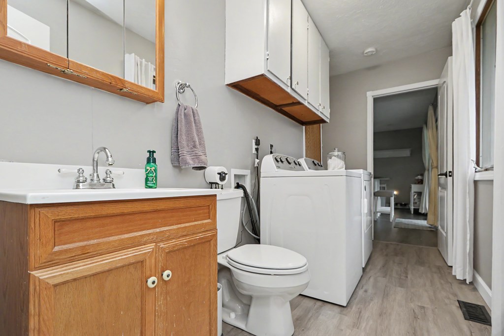 240 Oxford Road, Lexington, Ohio 44904, 3 Bedrooms Bedrooms, ,1 BathroomBathrooms,Residential,For Sale,Oxford Road,20100170 240 Oxford Road, Lexington, Ohio 44904, 3 Bedrooms Bedrooms, ,1 BathroomBathrooms,Residential,For Sale,Oxford Road,20100170