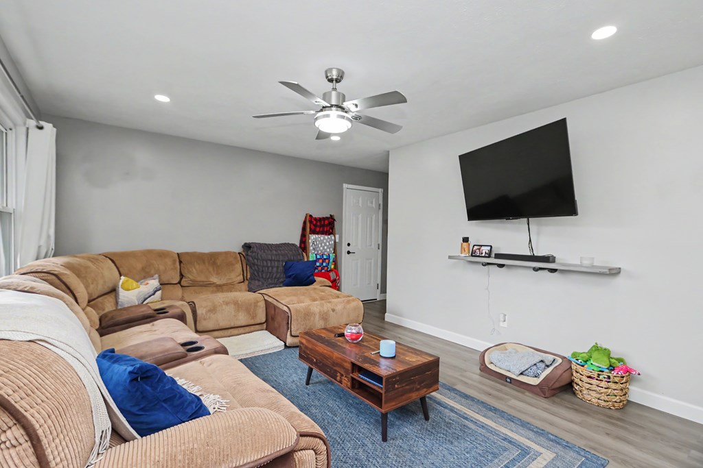 240 Oxford Road, Lexington, Ohio 44904, 3 Bedrooms Bedrooms, ,1 BathroomBathrooms,Residential,For Sale,Oxford Road,20100170 240 Oxford Road, Lexington, Ohio 44904, 3 Bedrooms Bedrooms, ,1 BathroomBathrooms,Residential,For Sale,Oxford Road,20100170