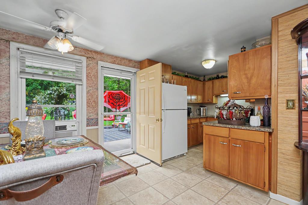 524 State Route 314 North, Ontario, Ohio 44903, 2 Bedrooms Bedrooms, ,1 BathroomBathrooms,Residential,For Sale,State Route 314 North,20100181