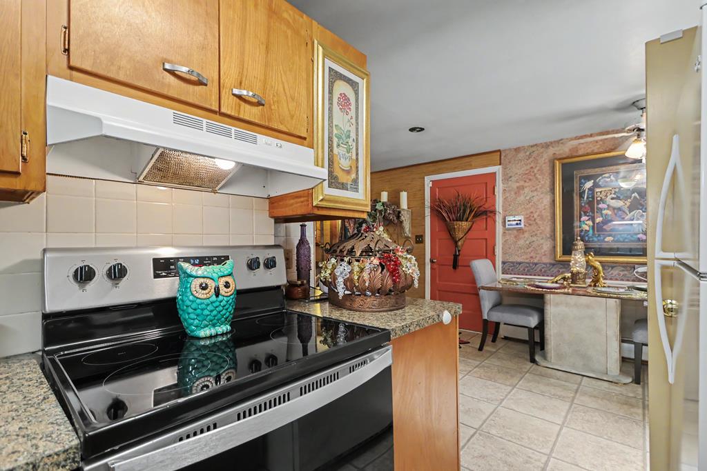524 State Route 314 North, Ontario, Ohio 44903, 2 Bedrooms Bedrooms, ,1 BathroomBathrooms,Residential,For Sale,State Route 314 North,20100181