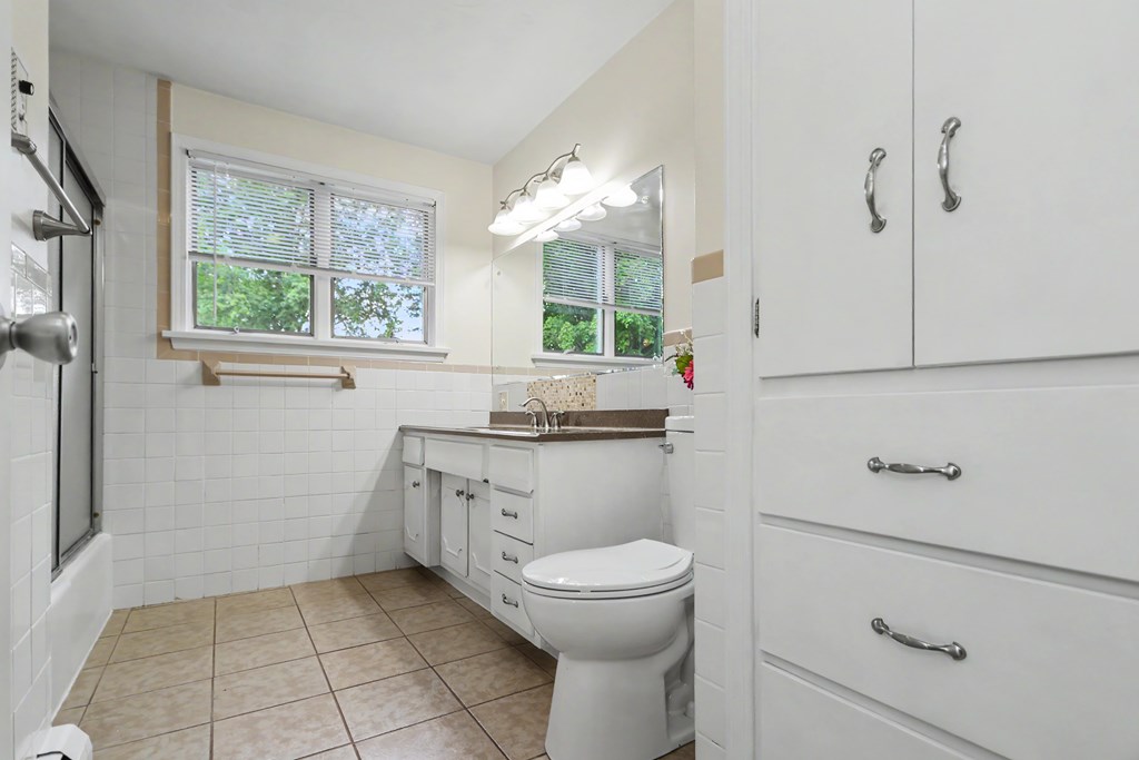 480 Beech Road, Ontario, Ohio 44903, 4 Bedrooms Bedrooms, ,2 BathroomsBathrooms,Residential,For Sale,Beech Road,20100188