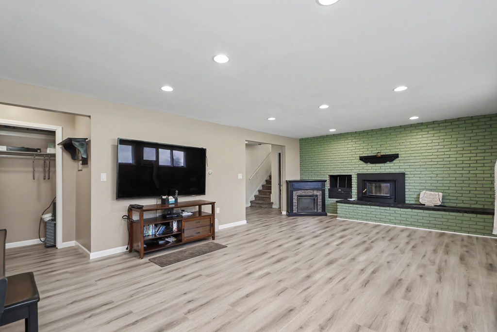 121 Redwood Road, Mansfield, Ohio 44907, 4 Bedrooms Bedrooms, ,3 BathroomsBathrooms,Residential,For Sale,Redwood Road,20100193