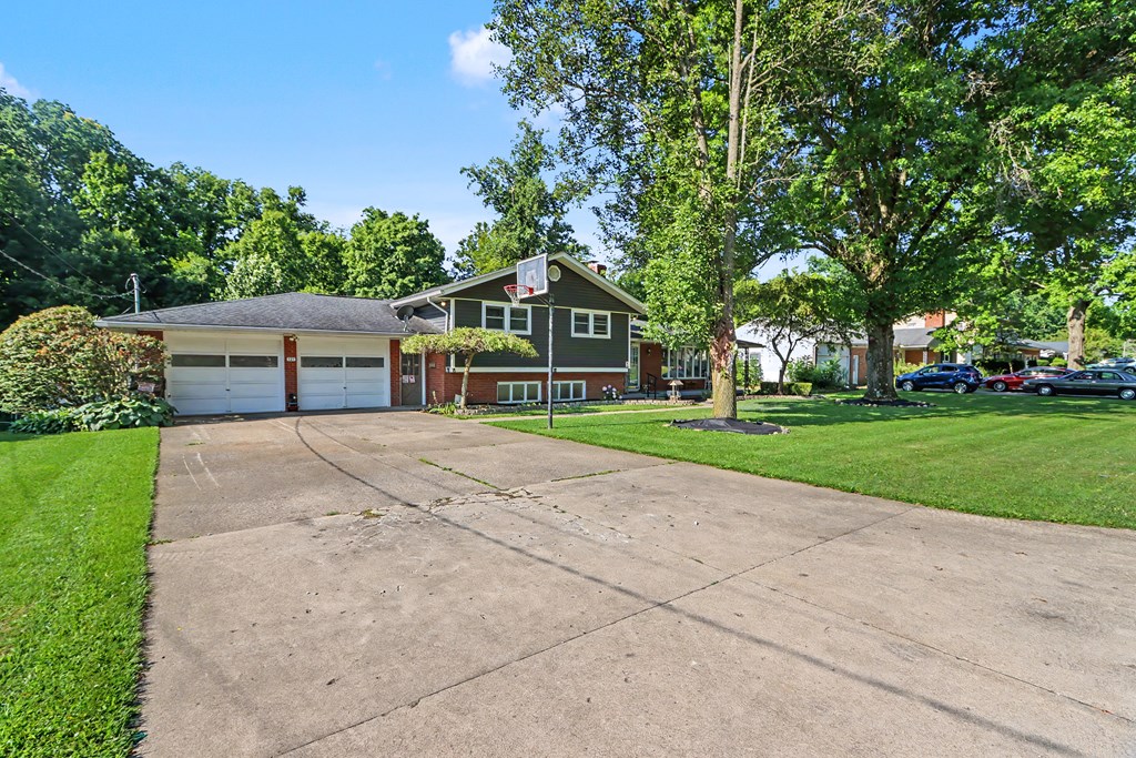 121 Redwood Road, Mansfield, Ohio 44907, 4 Bedrooms Bedrooms, ,3 BathroomsBathrooms,Residential,For Sale,Redwood Road,20100193
