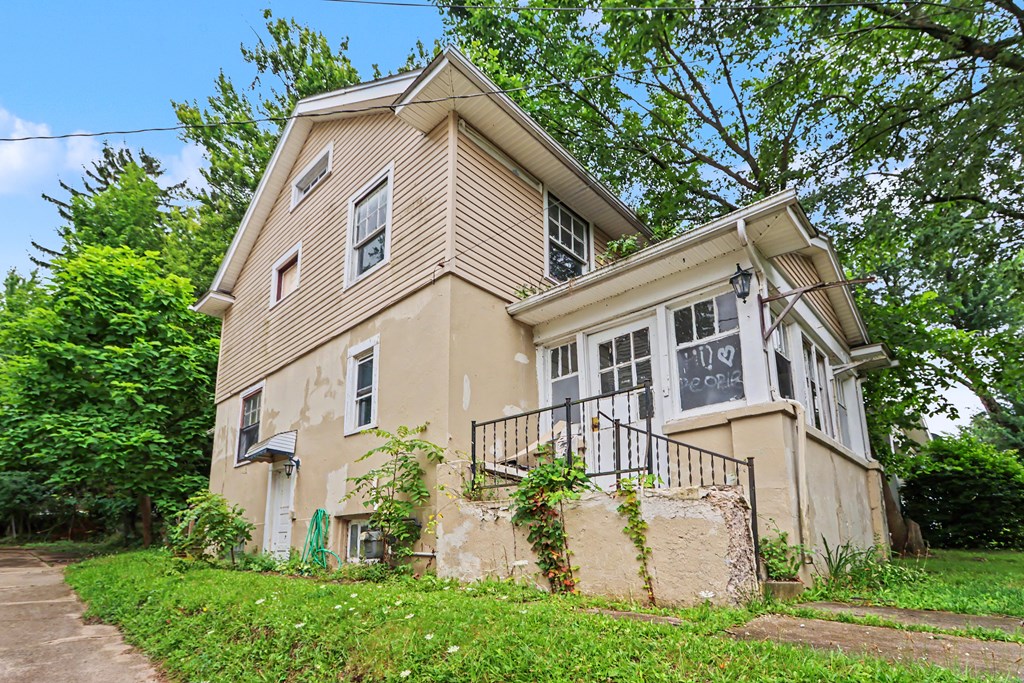 158 Western Avenue, Mansfield, Ohio 44906, 3 Bedrooms Bedrooms, ,1 BathroomBathrooms,Residential,For Sale,Western Avenue,20100204