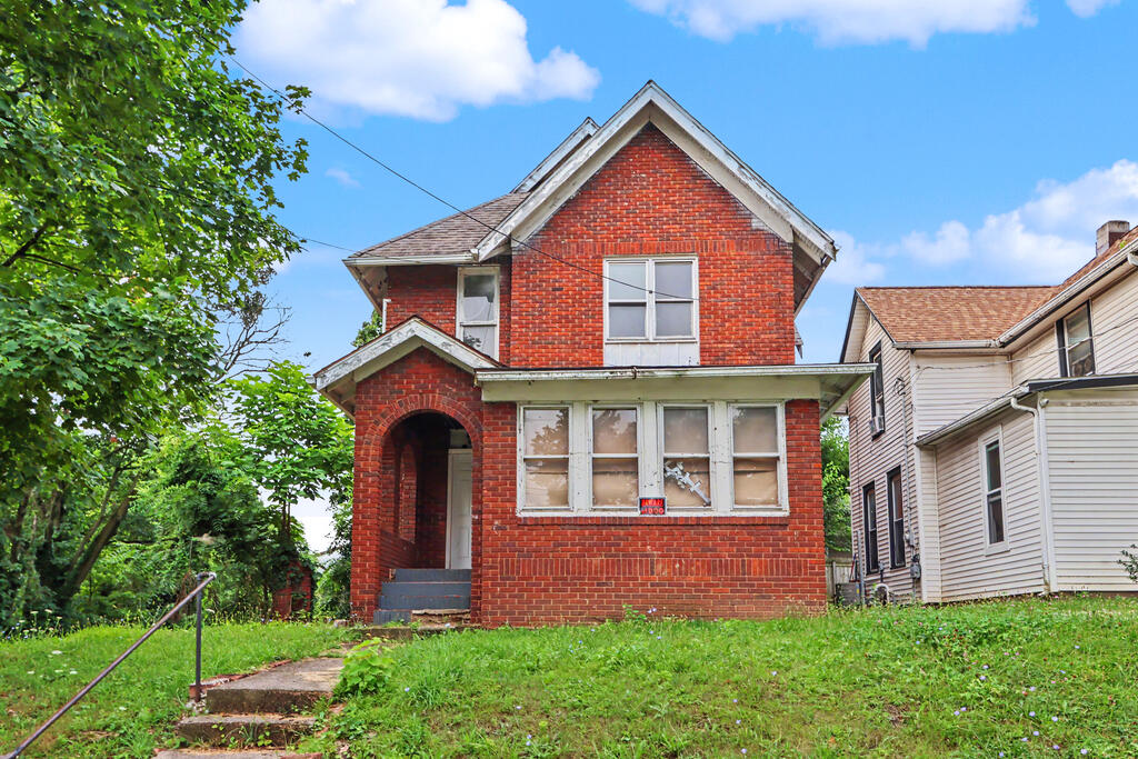129 West Fifth Street, Mansfield, Ohio 44903, 3 Bedrooms Bedrooms, ,1 BathroomBathrooms,Residential,For Sale,West Fifth Street,20100207